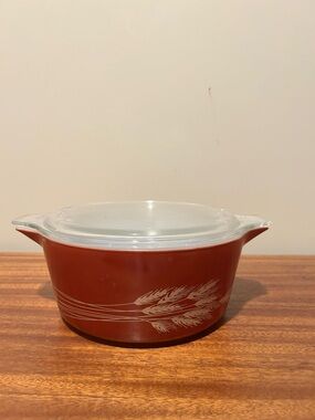 Vintage Autumn Harvest Wheat Pattern Pyrex Casserole Dish with Glass Lid